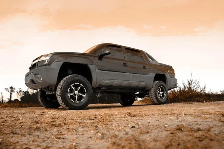 Rough Country 6 Inch Lift Kit | NTD | M1 | GMC Yukon XL 1500 2WD/4WD (2000-2006) 27940 - Installation View
