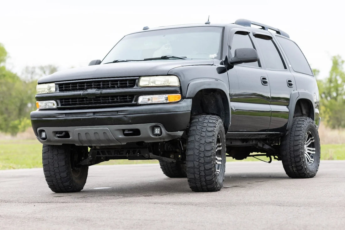 Rough Country 6 Inch Lift Kit | NTD | M1 | Chevy/GMC Tahoe/Yukon 2WD/4WD (2000-2006) 28040 - Side View