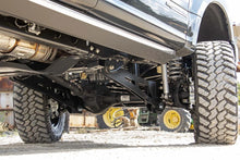 Load image into Gallery viewer, Rough Country 6 Inch Lift Kit  |  R/A  |  No OVLD  |  C/O V2 | Ford F-250/F-350 Super Duty (17-22) 55658 - Additional View 6