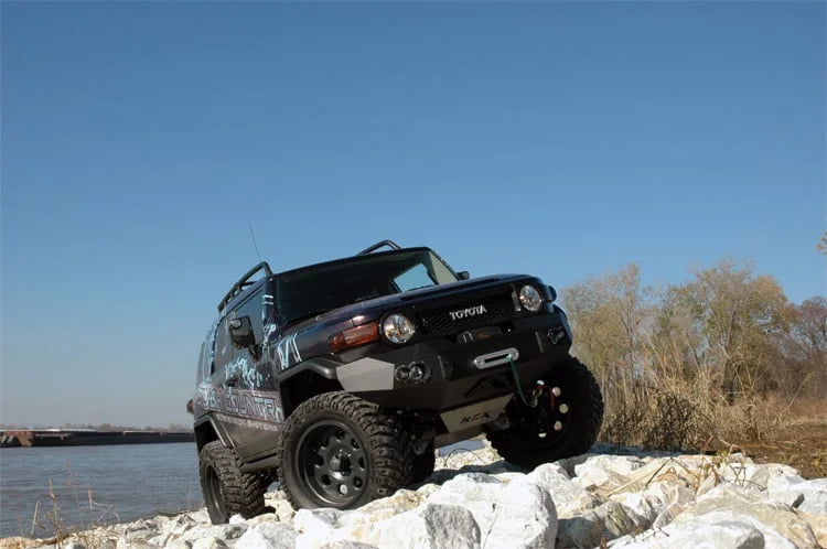Rough Country 6 Inch Lift Kit | Toyota FJ Cruiser 2WD/4WD (2007-2009) 770S - Installation View