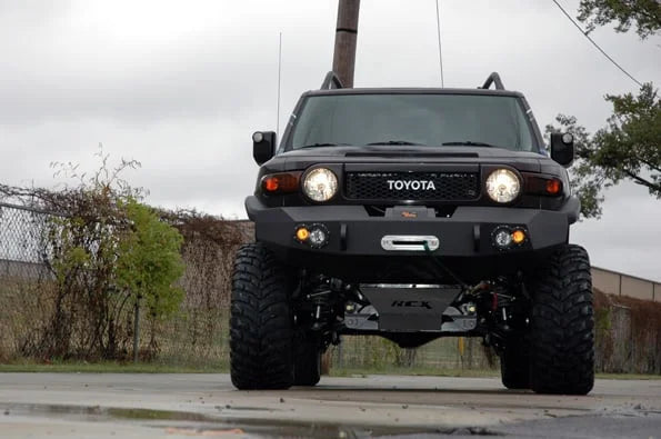 Rough Country 6 Inch Lift Kit | Toyota FJ Cruiser 2WD/4WD (2007-2009) 770S - Installation View