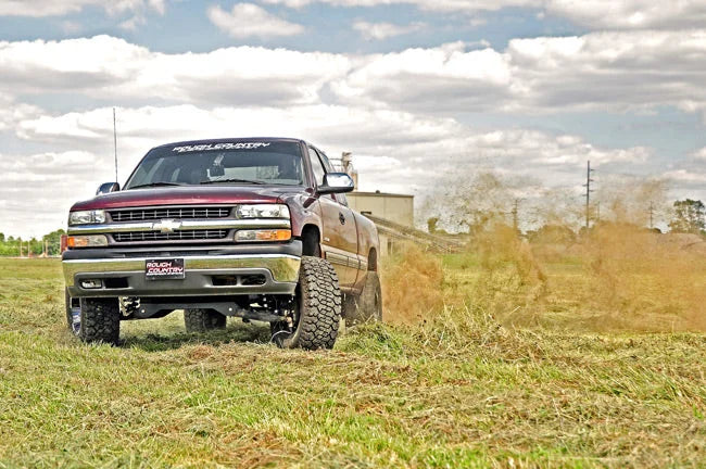 Rough Country 6 Inch Lift Kit | V2 Shocks | Chevy/GMC 1500 2WD (99-06 & Classic) 23470 - Installation View