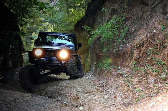 Rough Country 6 Inch Lift Kit | X-Series | V2 | Jeep Wrangler TJ (97-06)/Wrangler Unlimited (04-06) - Installation View