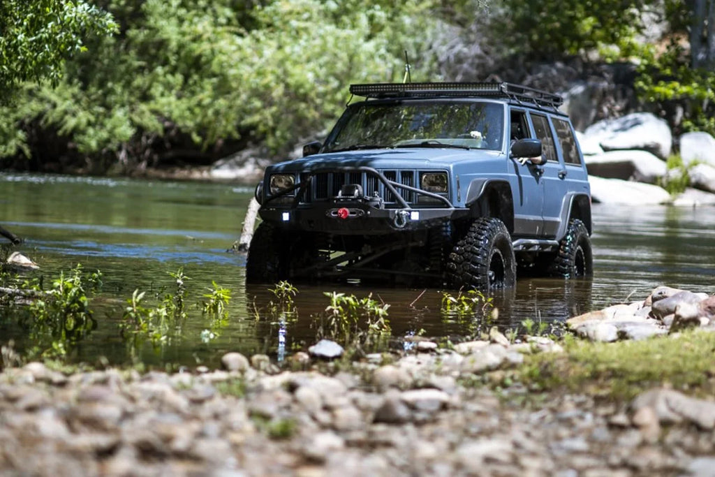 Rough Country 6.5 Inch Lift Kit | X-Series | Jeep Cherokee XJ 2WD/4WD (1984-2001) 69620 - Installation View