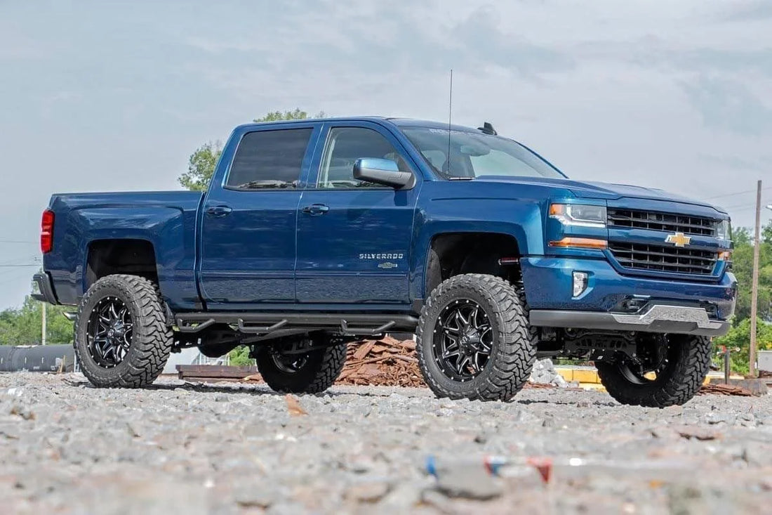 Rough Country 7 Inch Lift Kit | Alum/Stamp Steel | Vertex | Chevy/GMC 1500 (14-18 & Classic) 18750 - Side View