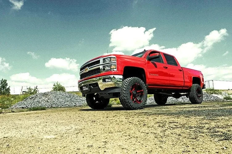 Rough Country 7 Inch Lift Kit | Bracket | N3 Struts | Chevy/GMC 1500 (14-16) 29833 - Installation View
