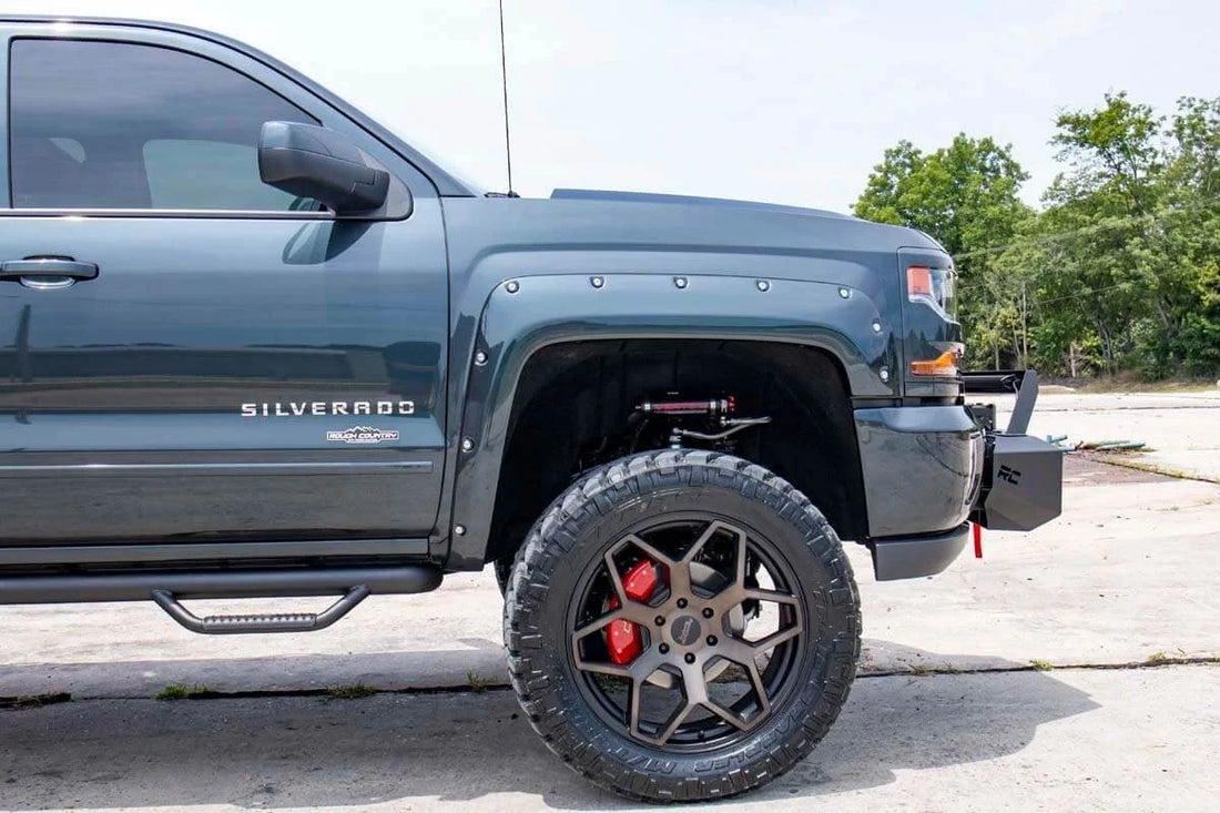 Rough Country 7 Inch Lift Kit | Bracket | Vertex/V2 Shks | Chevy/GMC 1500 (14-16) 29857 - Installation View