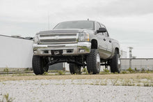 Load image into Gallery viewer, Rough Country 7.5 Inch Lift Kit | Chevy Silverado &amp; GMC Sierra 1500 4WD (2007-2013) 26430 - Side View