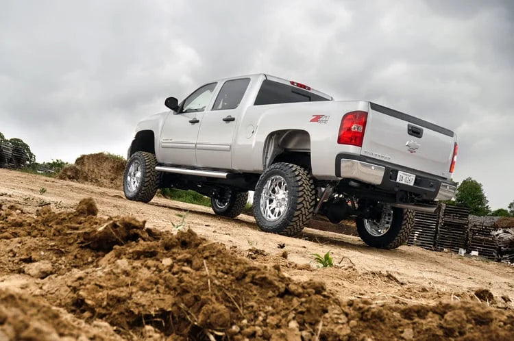 Rough Country 7.5 Inch Lift Kit | NTD | V2 | Chevy/GMC 2500HD/3500HD (11-19) 25370 - Installation View