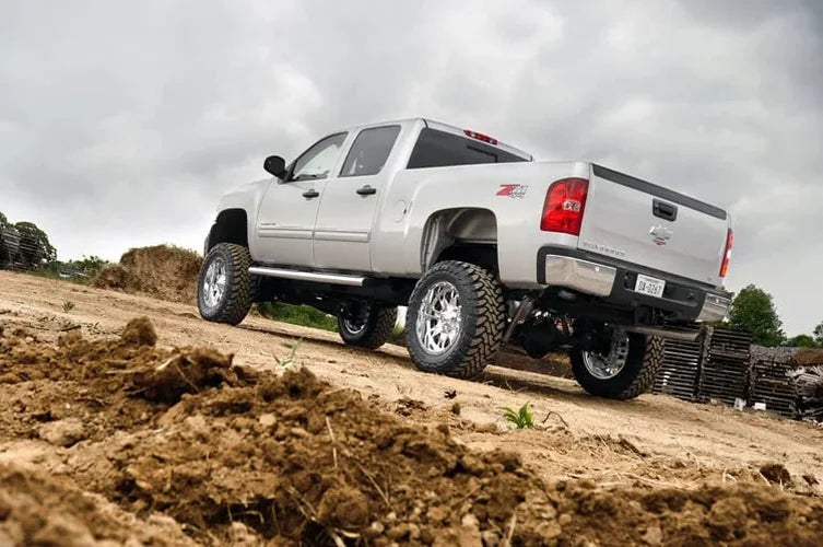 Rough Country 7.5 Inch Lift Kit | NTD | Chevy/GMC 2500HD/3500HD (11-19) 25330 - Installation View