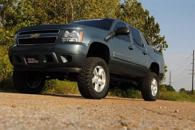 Rough Country 7.5 Inch Lift Kit | Chevy Avalanche 2WD/4WD (2007-2013) 20900 - Installation View