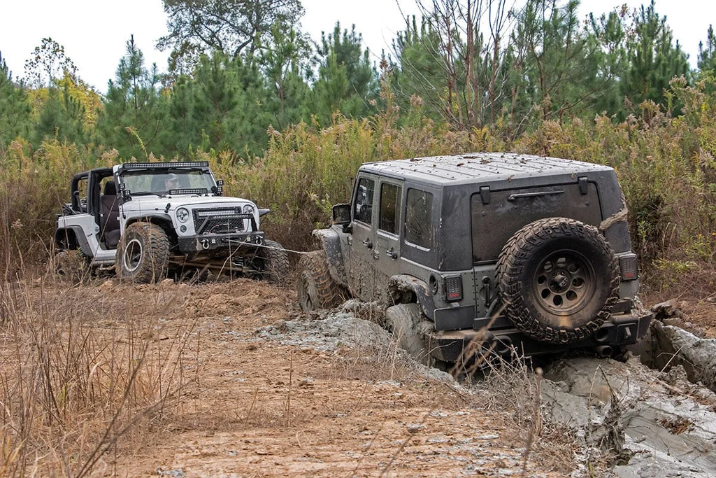 Rough Country 9500-Lb Pro Series Winch | Synthetic Rope PRO9500S - Installation View