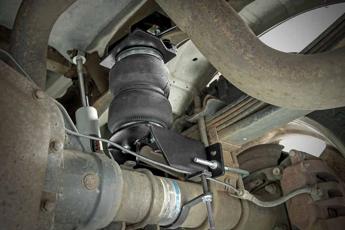 Rough Country Air Spring Kit | | Ford F-250/F-350 Super Duty 4WD (2005-2016) 10023 - Installation View