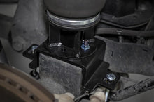 Load image into Gallery viewer, Rough Country Air Spring Kit w/compressor | Ram 2500 2WD (2014-2026) - Additional View 6