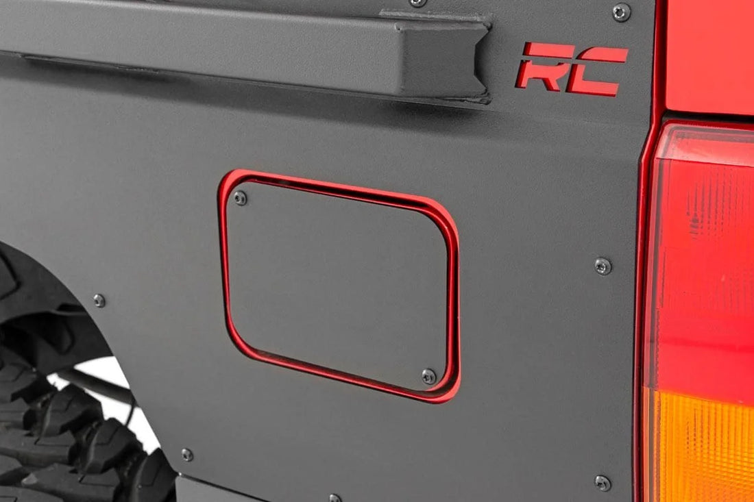 Rough Country Fender & Quarter Panel Armor | Rear | Combo | Jeep Cherokee XJ 2WD/4WD (84-96) 10578 - Installation View