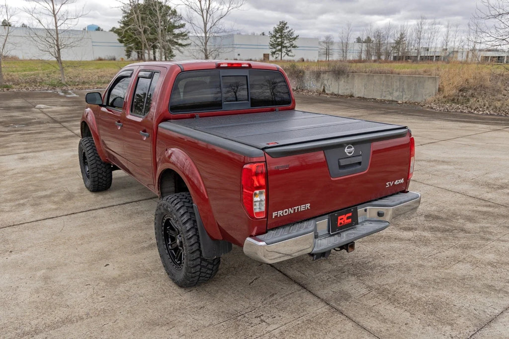 Rough Country Hard Low Profile Bed Cover | 5' Bed | Cargo Mgmt | Nissan Frontier (05-21) - Additional View 6