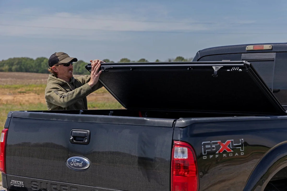 Rough Country Hard Low Profile Bed Cover | 6'10" Bed | Ford F-250/F-350 Super Duty (99-16) - Additional View 5