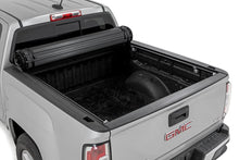 Load image into Gallery viewer, Rough Country Hard Roll Up Bed Cover | 5' Bed | Chevy/GMC Canyon/Colorado 2WD/4WD (15-22) - Side View