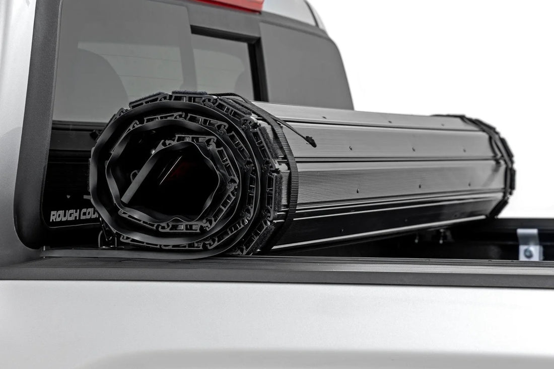 Rough Country Hard Roll Up Bed Cover | 5' Bed | Chevy/GMC Canyon/Colorado 2WD/4WD (15-22) - Installation View