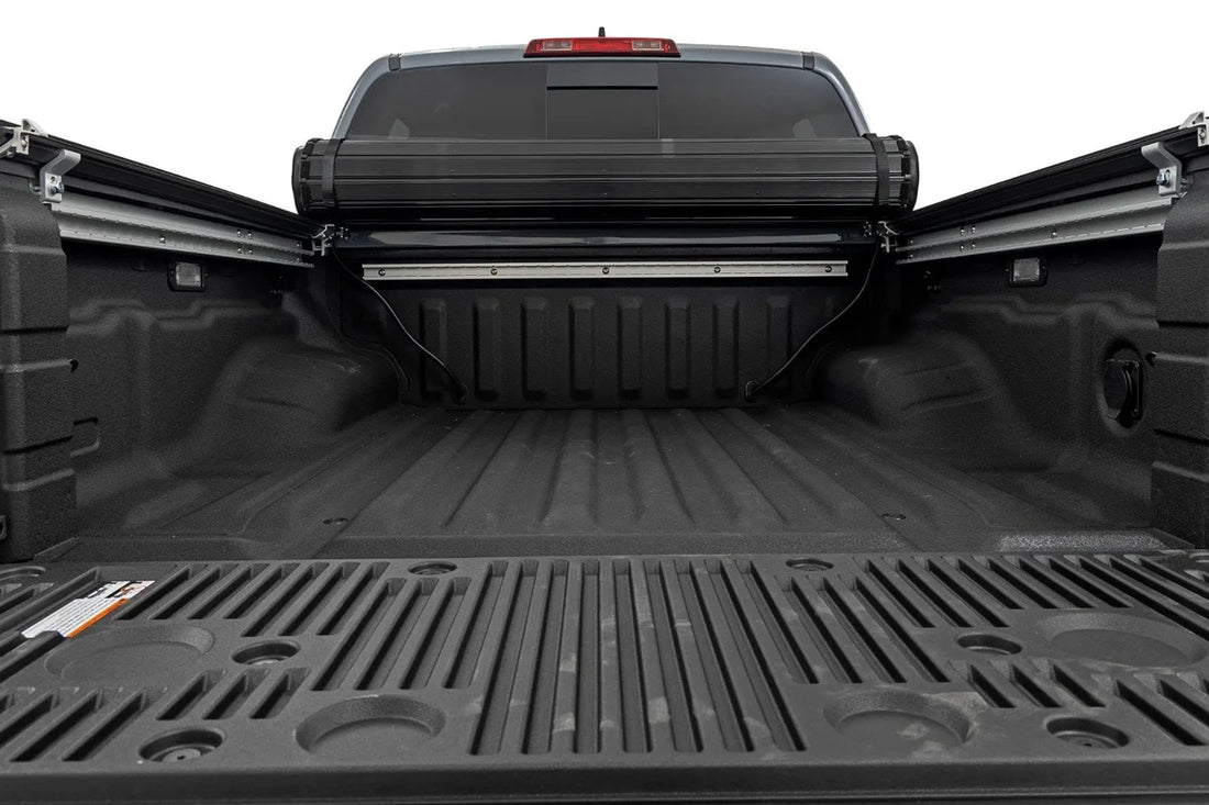 Rough Country Hard Roll Up Bed Cover | 5' Bed | Nissan Frontier 2WD/4WD (2022-2025) - Additional View 5