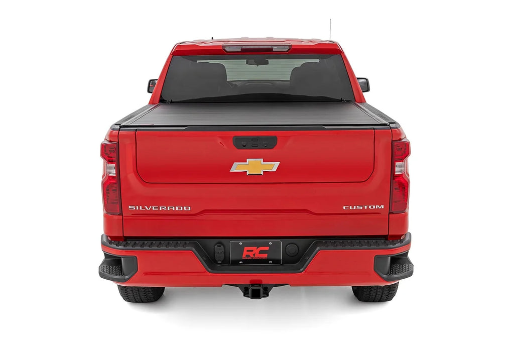 Rough Country Hard Roll Up Bed Cover | 5'10" Bed | Chevy/GMC Sierra 1500 (19-26)/Silverado 1500 (19-26) - Installation View