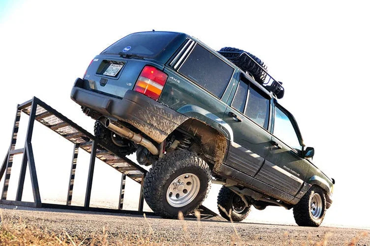 Rough Country Long Arm Upgrade Kit | 4 Inch Lift | Jeep Grand Cherokee ZJ 4WD (1993-1998) 90200U - Installation View
