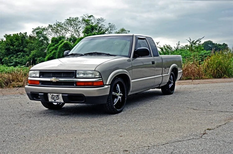 Rough Country Lowering Kit | 2 Inch FR | 3 Inch RR | Chevy/GMC Blazer/S10 Truck/S15 Jimmy (82-03) 727 - Installation View