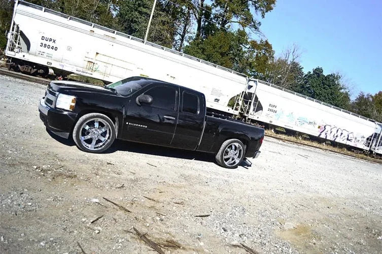 Rough Country Lowering Kit | Knuckle | 2"FR | 4"RR | Chevy/GMC 1500 (07-14) 721.20 - Installation View