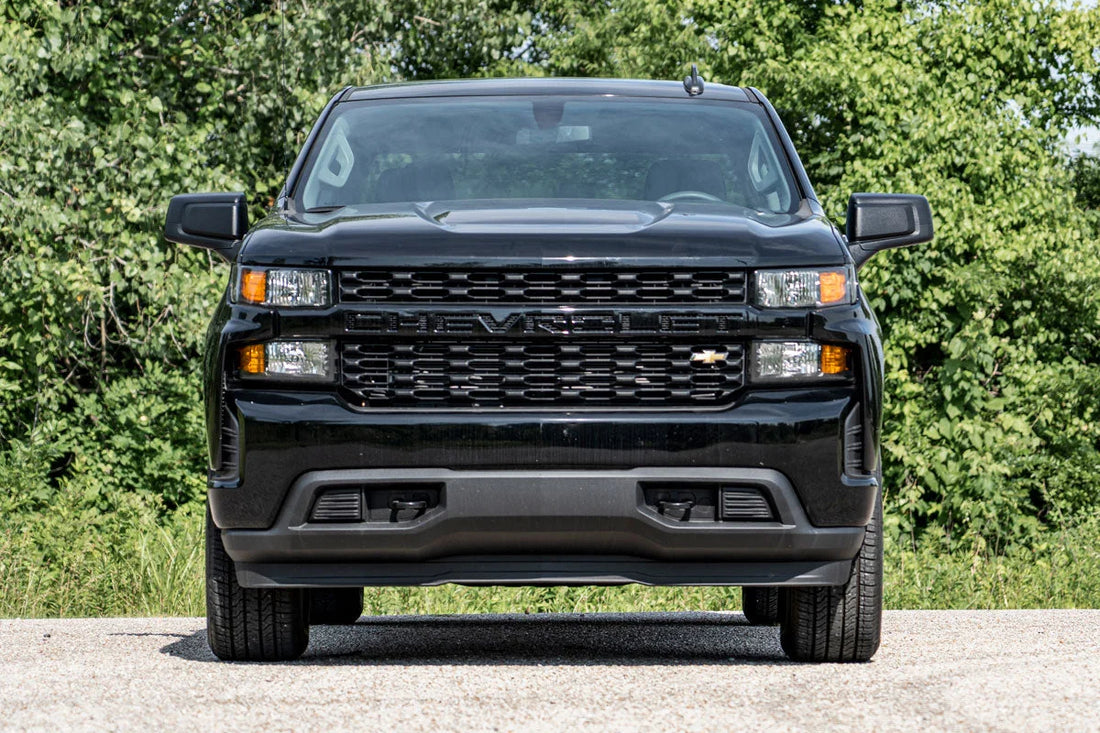 Rough Country Lowering Shackles | 1-1.5 Inch | Chevy/GMC 1500 (19-24) RC0504 - Installation View