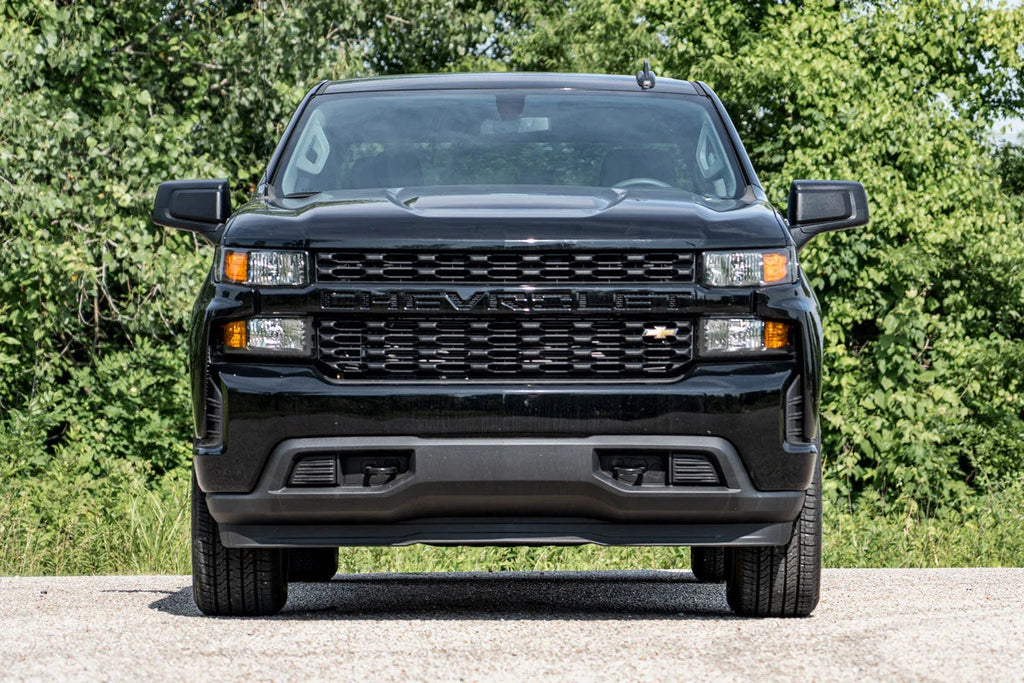 Rough Country Lowering Shackles | 1-1.5 Inch | Chevy/GMC 1500 (19-24) RC0504 - Installation View
