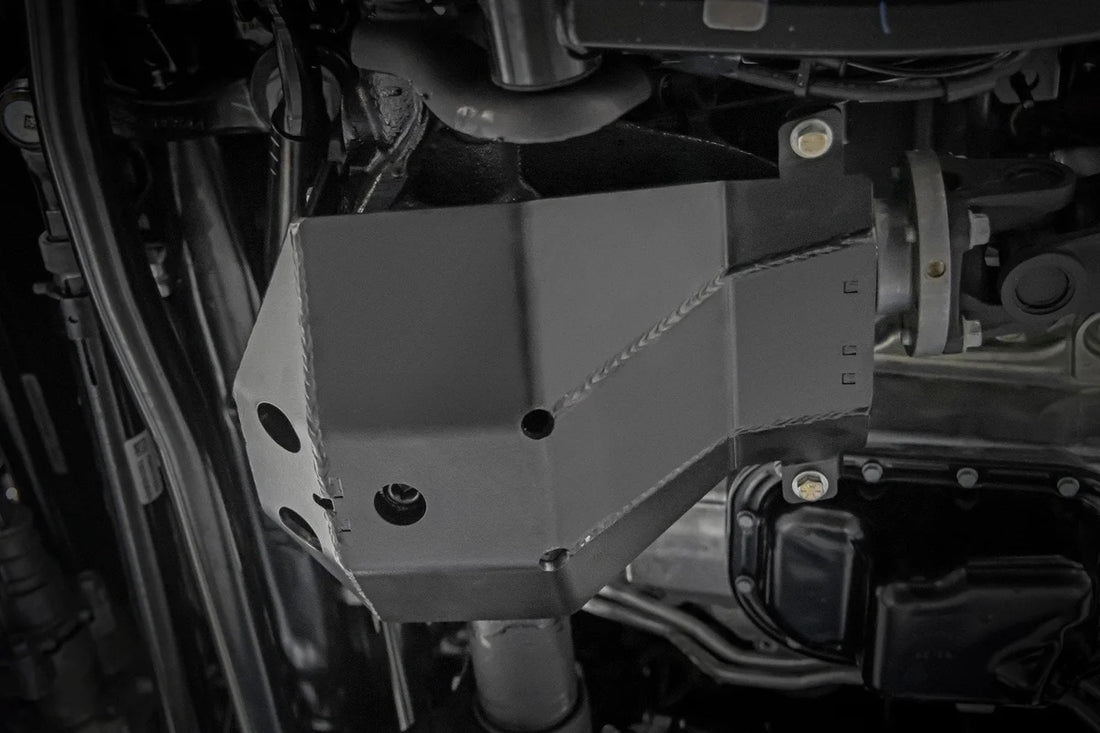 Rough Country M210 Diff Skid | Jeep Gladiator JT Rubicon/Wrangler 4xe/Wrangler JL Rubicon (18-24) 10627 - Side View