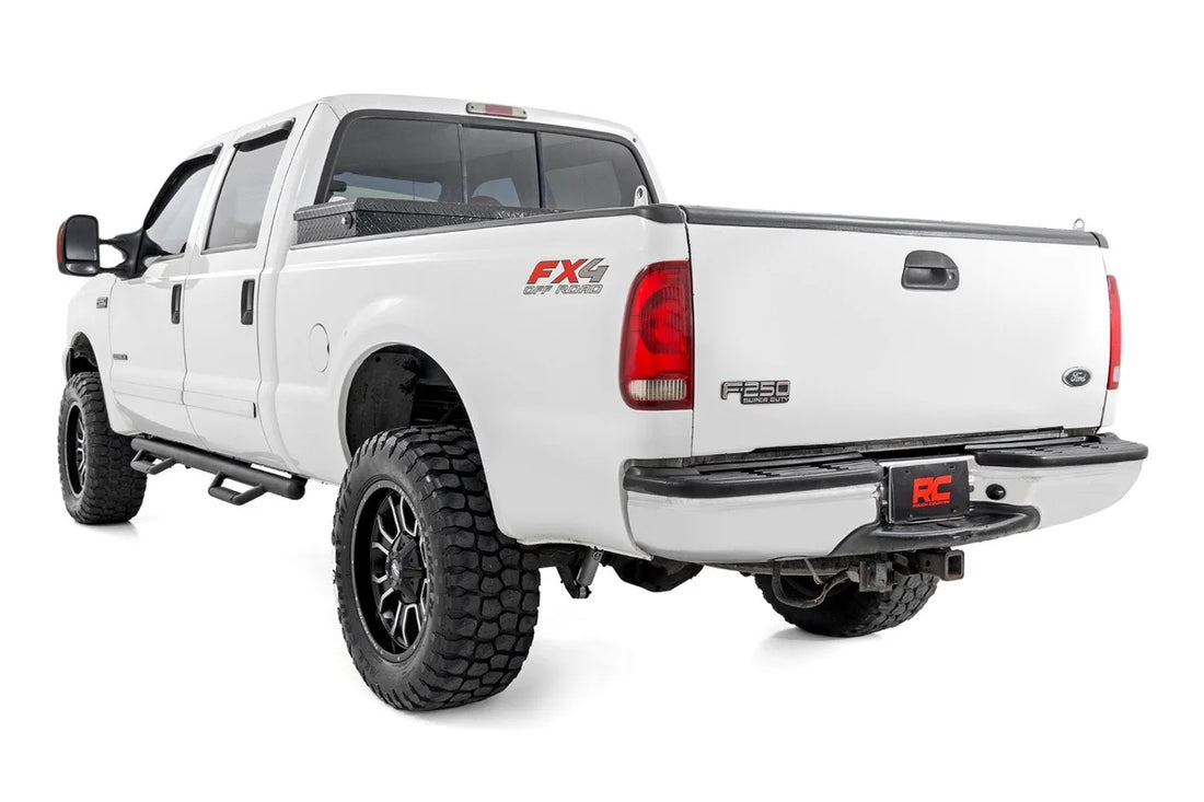 Rough Country Nerf Steps | Cab Length | Crew Cab | Ford F-250/F-350 Super Duty (99-16) - Installation View