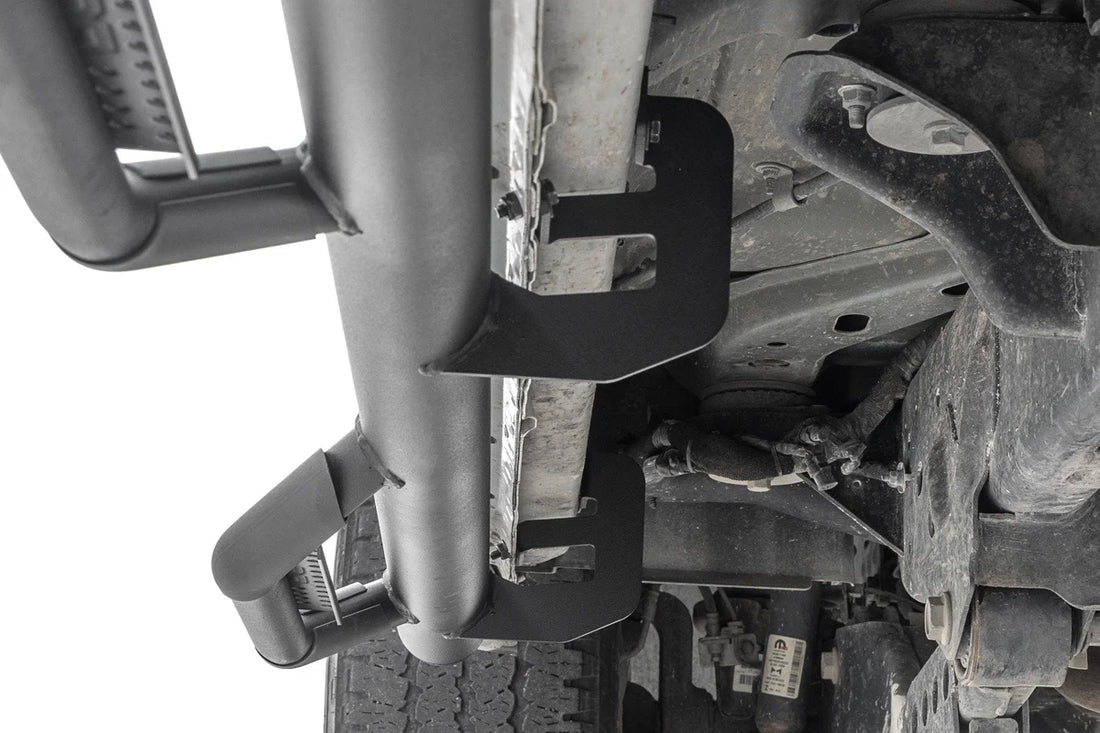 Rough Country Nerf Steps | Cab Length | Crew Cab | SRW | Ram 1500/2500/3500 2WD/4WD (10-25 & Classic) - Installation View