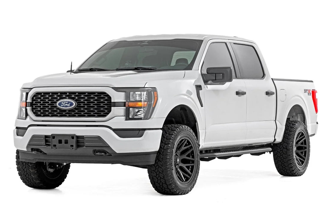 Rough Country OV2 Running Boards | Side Step Bars | Crew Cab | Ford F-150/Lightning/F-250/F-350 (15-26) - Installation View