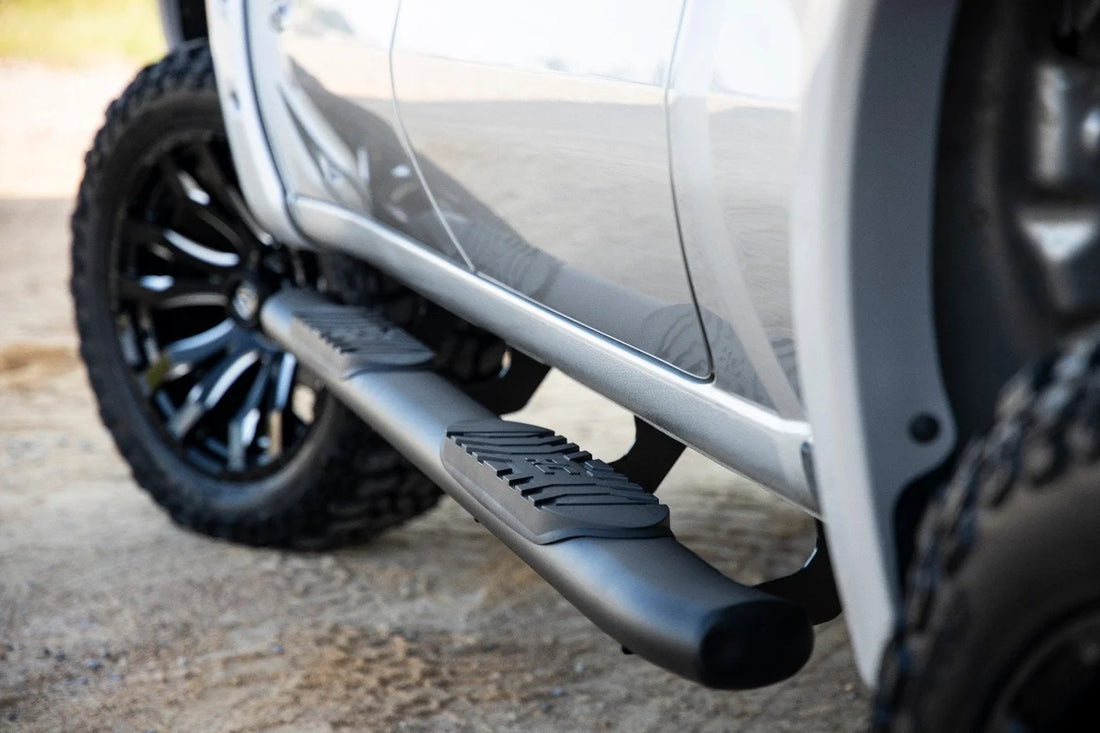 Rough Country Oval Nerf Step | Crew Cab | Chevy/GMC 1500/2500HD/3500HD (19-24) 21002 - Installation View