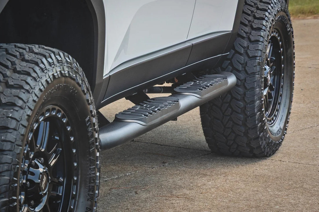 Rough Country Oval Nerf Steps | Black | Toyota Land Cruiser 4WD (2024-2025) - Installation View