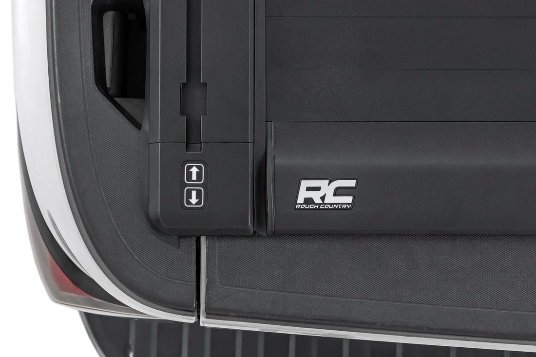 Rough Country Powered Bed Cover | 6'7" Bed | GM 1500 2WD/4WD (2014-2019 Classic) - Additional View 5