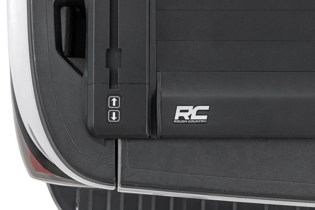 Rough Country Powered Bed Cover | 6'7" Bed | GM 1500 2WD/4WD (2014-2019 Classic) - Additional View 5
