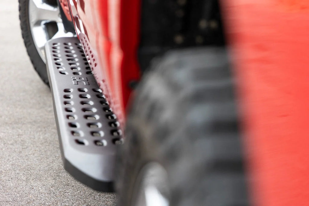Rough Country RPT2 Running Boards | Crew Cab | Black | Ram 1500 (19-25)/1500 TRX (21-24) 44004 - Installation View