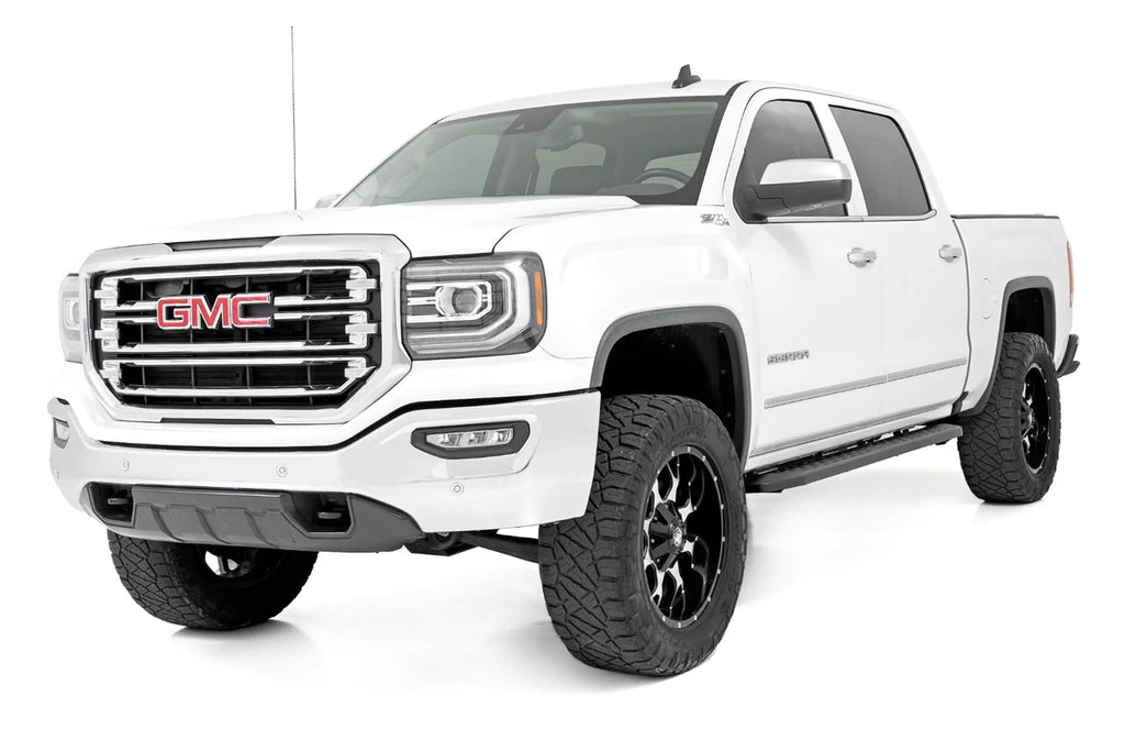 Rough Country RPT2 Running Boards | Crew Cab | Chevy/GMC 1500/2500HD/3500HD (07-18 & Classic) 44001 - Installation View