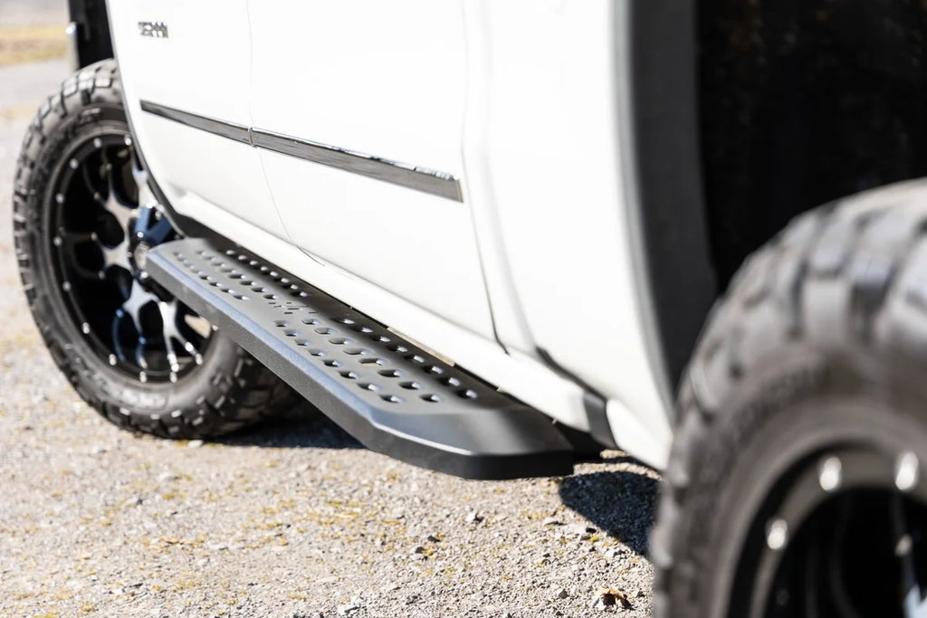 Rough Country RPT2 Running Boards | Crew Cab | Chevy/GMC 1500/2500HD/3500HD (07-18 & Classic) 44001 - Additional View 5