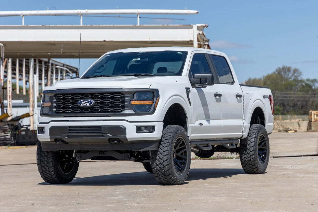Rough Country Rough Country 95 Series Wheel | One-Piece | Gloss Black | 20x10 | 6x135 | -19mm 95201017 - Installation View