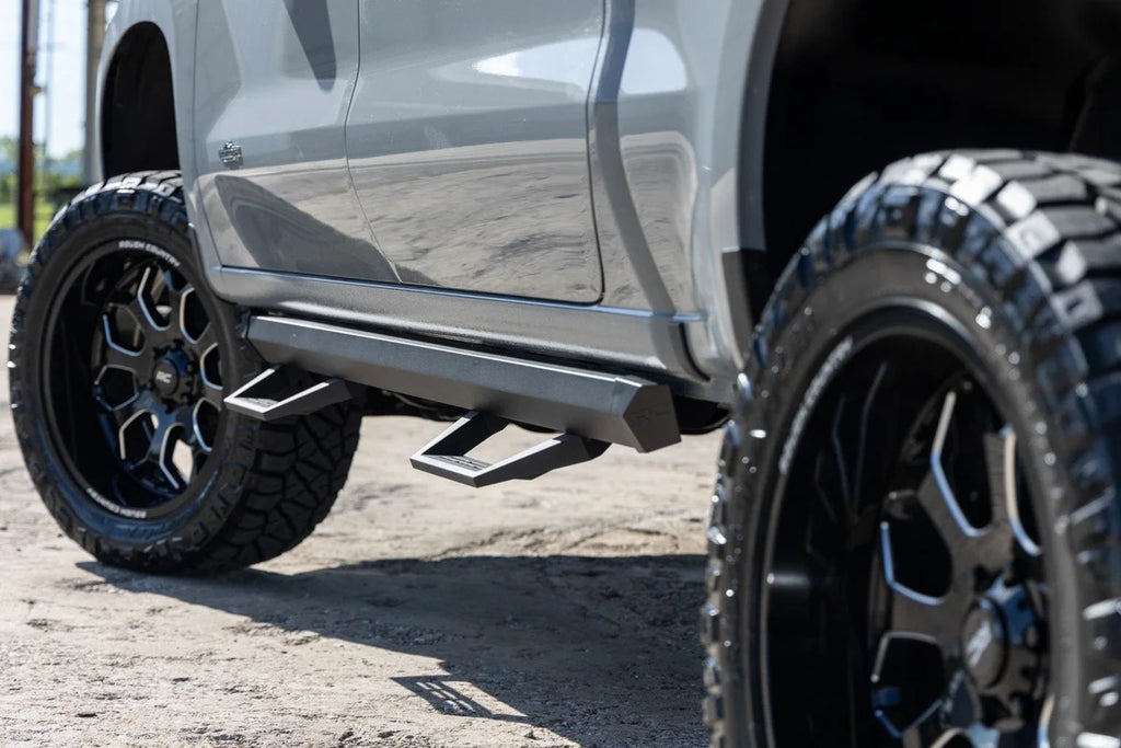 Rough Country Rough Country 96 Series Wheel | One-Piece | Gloss Black | 22x10 | 6x5.5 | -19mm 96221012 - Installation View