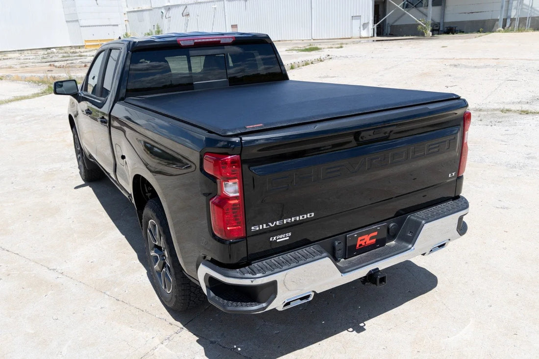 Rough Country Soft Roll Up Bed Cover  | 6'7" Bed | Chevy/GMC Sierra 1500 (19-26)/Silverado 1500 (19-26) - Additional View 6