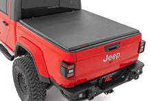 Load image into Gallery viewer, Rough Country Soft Tri-Fold Bed Cover | 5' Bed | Jeep Gladiator JT 4WD (2020-2025) - Main Product View