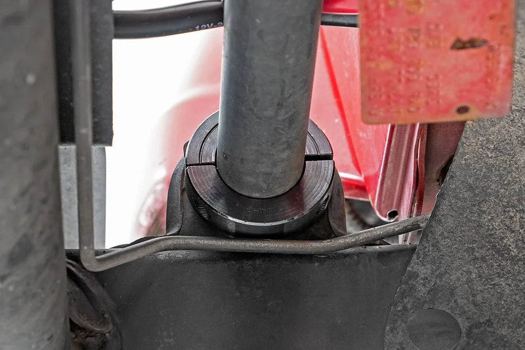 Rough Country Sway Bar Clamp Kit | Jeep Wrangler TJ (97-06)/Wrangler Unlimited (04-06) 1127 - Installation View