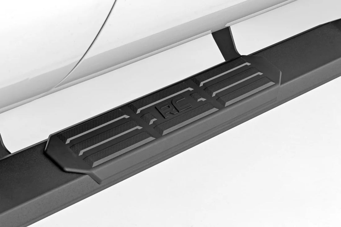 Rough Country TR2 Running Boards | Ford F-250/F-350 Super Duty (99-16) 45001 - Installation View