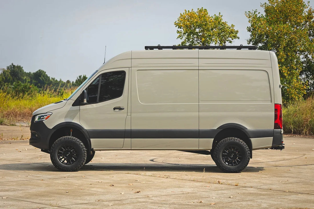 Rough Country Tire Clearance Kit | Mercedes-Benz Sprinter 2500/Sprinter 3500 (19-25) 13015 - Installation View