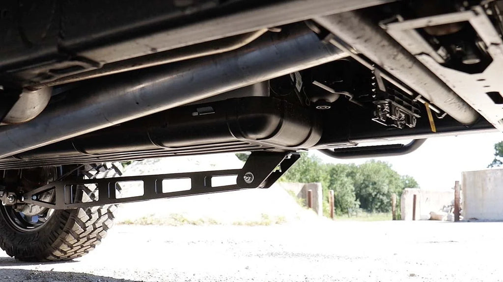 Rough Country Traction Bar Kit | Chevy Silverado & GMC Sierra 2500HD/3500HD 4WD (2011-2019) 11001 - Installation View