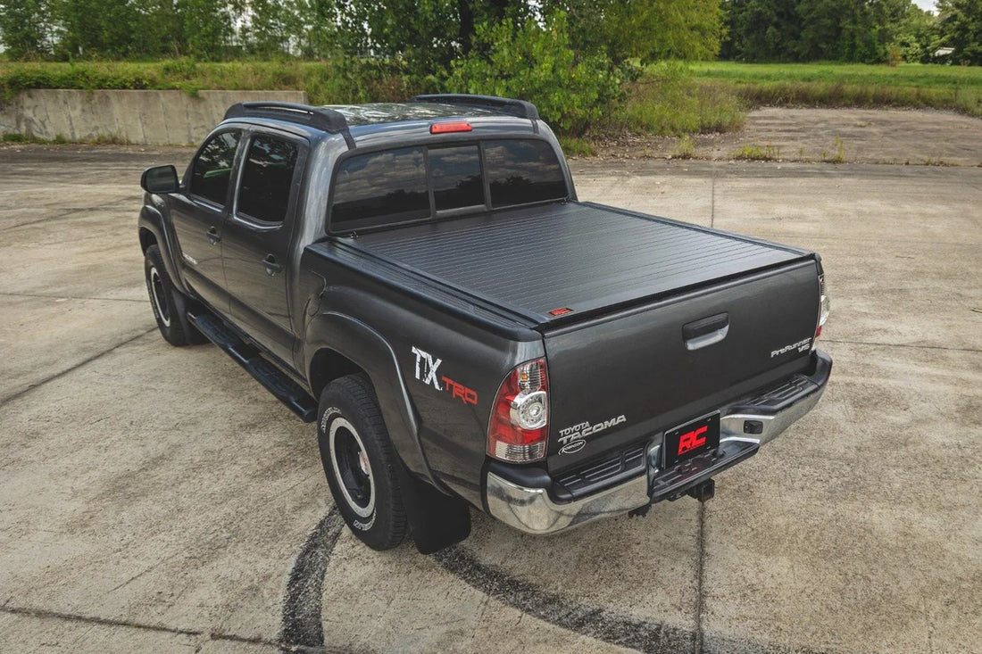 Rough CountryHard Roll Up Bed Cover | 5' Bed | Toyota Tacoma 2WD/4WD (2005-2015)50415500 - Additional View 6